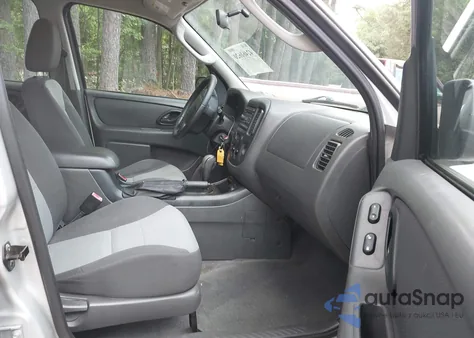 2005 Ford Escape Xls from USA, damaged, VIN 1FMYU92Z75KC79512